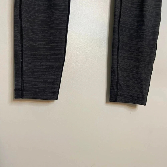 Outdoor Voices Dark Grey Mid-Rise Cropped Leggings - Picture 4 of 6